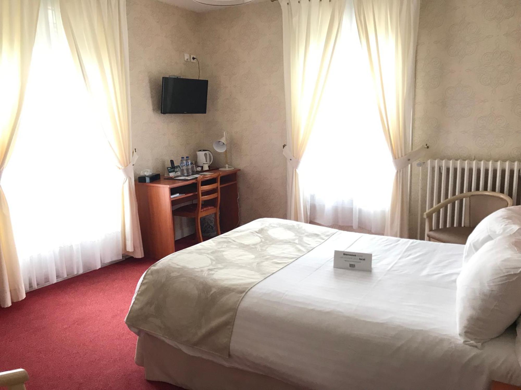 Logis Hotel & Restaurant La Paix Le Nouvion-en-Thierache Εξωτερικό φωτογραφία